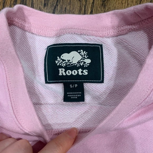Like New Roots Pink Crewneck Sweatshirt with Side Buttons Pink Women’s Small - Picture 5 of 8